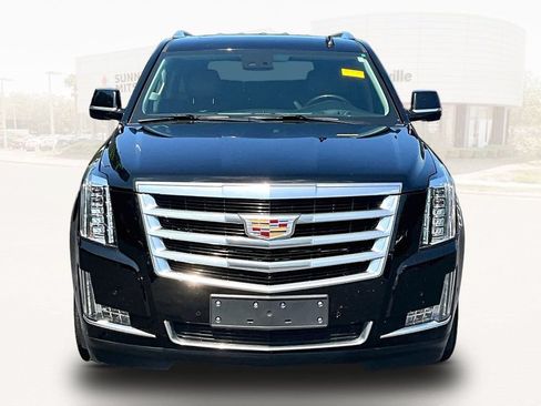 Used 2020 Cadillac Escalade Luxury AWD/4WD image 2