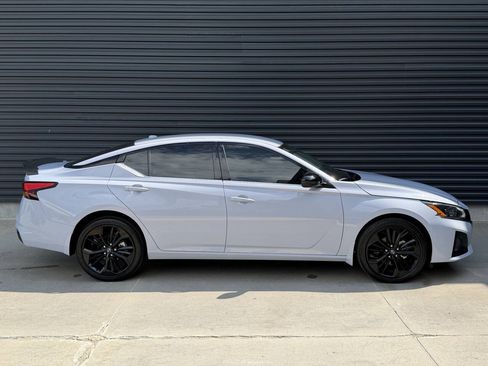 Used 2025 Nissan Altima 2.5 SR AWD/4WD image 10