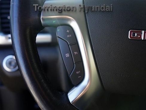 Used 2016 GMC Acadia SLE image 13