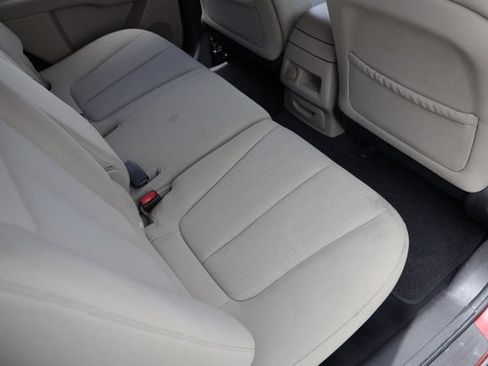 Used 2010 Hyundai Santa Fe GLS FWD image 15