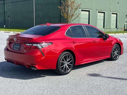 Used 2021 Toyota Camry SE FWD image 8