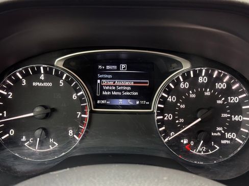 Used 2019 Nissan Pathfinder SL AWD/4WD image 39