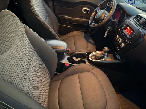 Used 2014 Kia Soul + FWD image 15