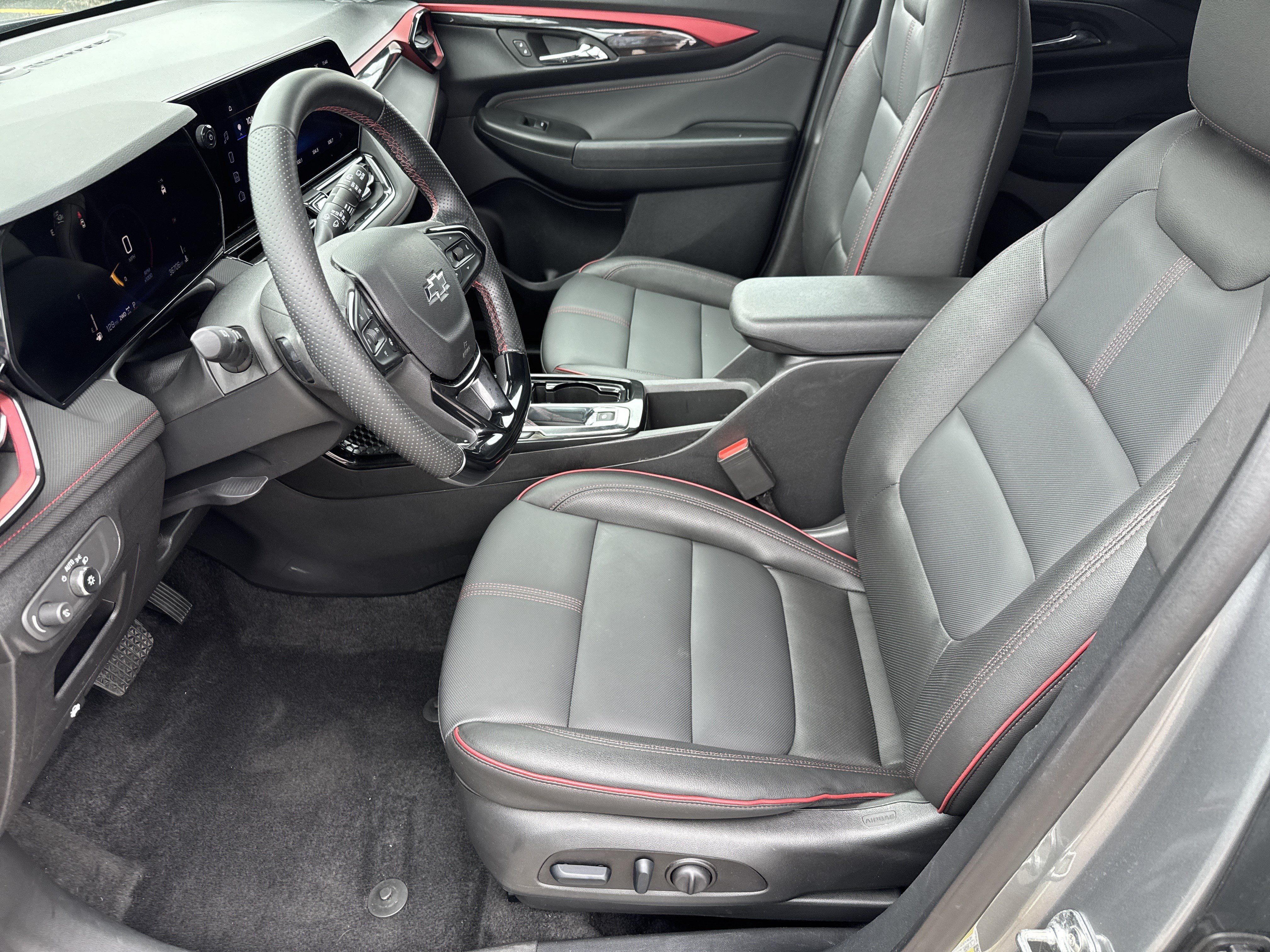 Used 2025 Chevrolet TrailBlazer RS w/ Driver Confidence Package AWD/4WD image 5
