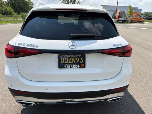 Used 2025 Mercedes-Benz GLC 350e 4MATIC image 6
