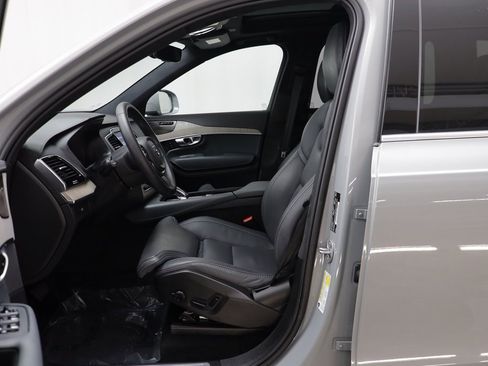 Used 2024 Volvo XC90 B6 Ultimate w/ Lounge Package image 6