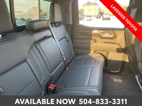 Used 2022 Chevrolet Silverado 1500 LT Trail Boss w/ LT Trail Boss Premium Package AWD/4WD image 18