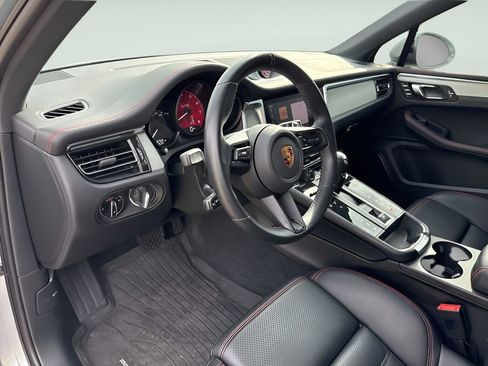 Used 2024 Porsche Macan GTS image 18