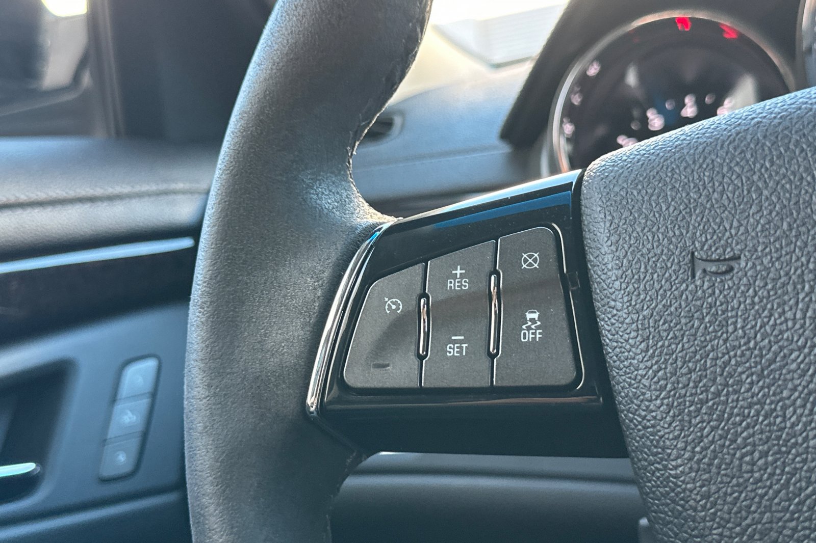 Used 2013 Cadillac CTS V w/ Wood Trim Package RWD image 32
