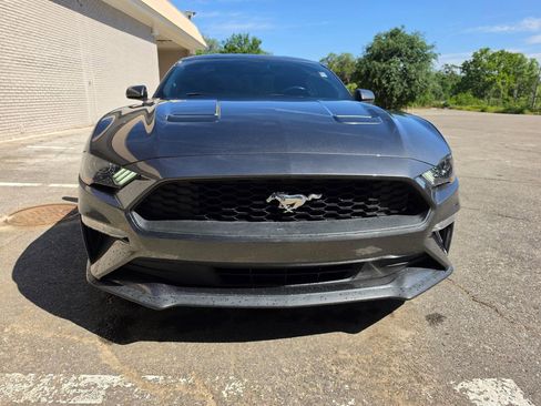 Used 2018 Ford Mustang Coupe RWD image 15
