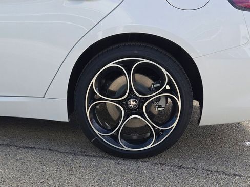 New 2025 Alfa Romeo Giulia AWD image 15