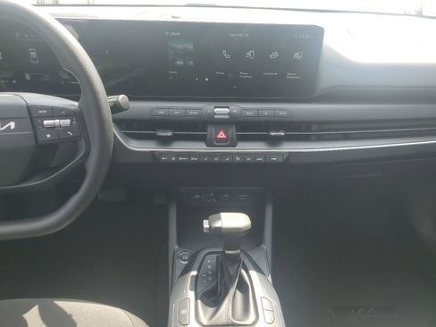 Used 2025 Kia K4 FWD image 10