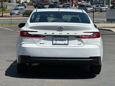 Used 2025 Toyota Camry LE FWD image 4