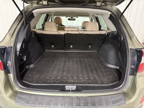 Used 2017 Subaru Outback 2.5i Premium image 7