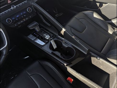 Used 2024 Hyundai Elantra Limited FWD image 34