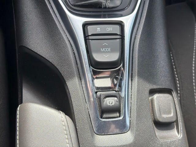 Used 2020 Chevrolet Camaro LT RWD image 21