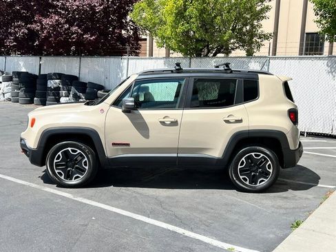 Used 2015 Jeep Renegade Trailhawk AWD/4WD image 4