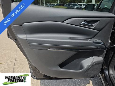 Used 2026 Chevrolet Traverse LT FWD image 15
