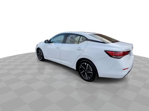 Used 2024 Nissan Sentra SV FWD image 8