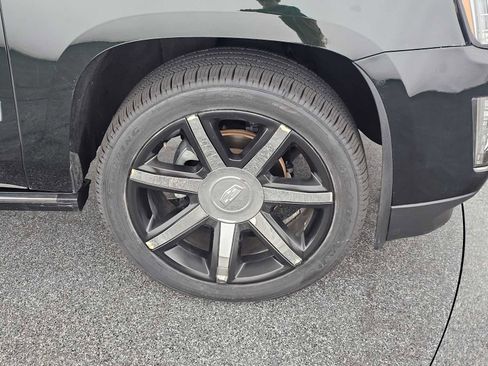 Used 2016 Cadillac Escalade ESV Premium image 9