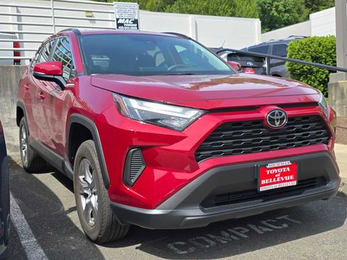 Used 2025 Toyota RAV4 XLE w/ Convenience Package AWD/4WD image 3
