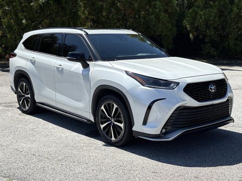 Used 2022 Toyota Highlander XSE AWD/4WD image 26