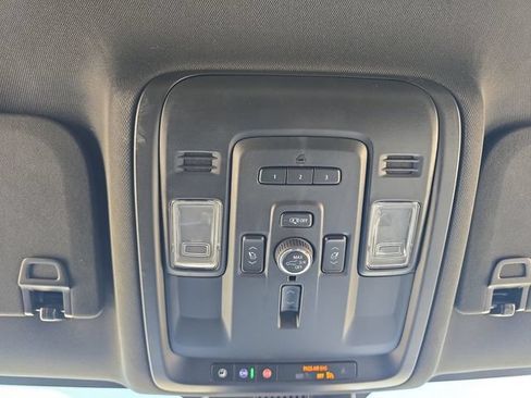 Used 2024 Chevrolet Tahoe Premier RWD image 7