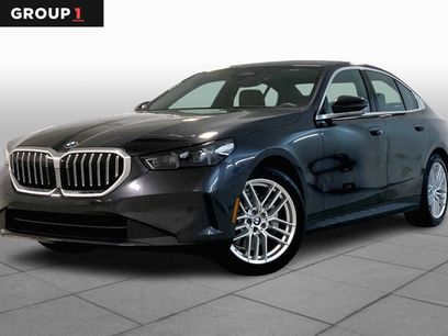 New 2025 BMW 530i xDrive w/ Premium Package