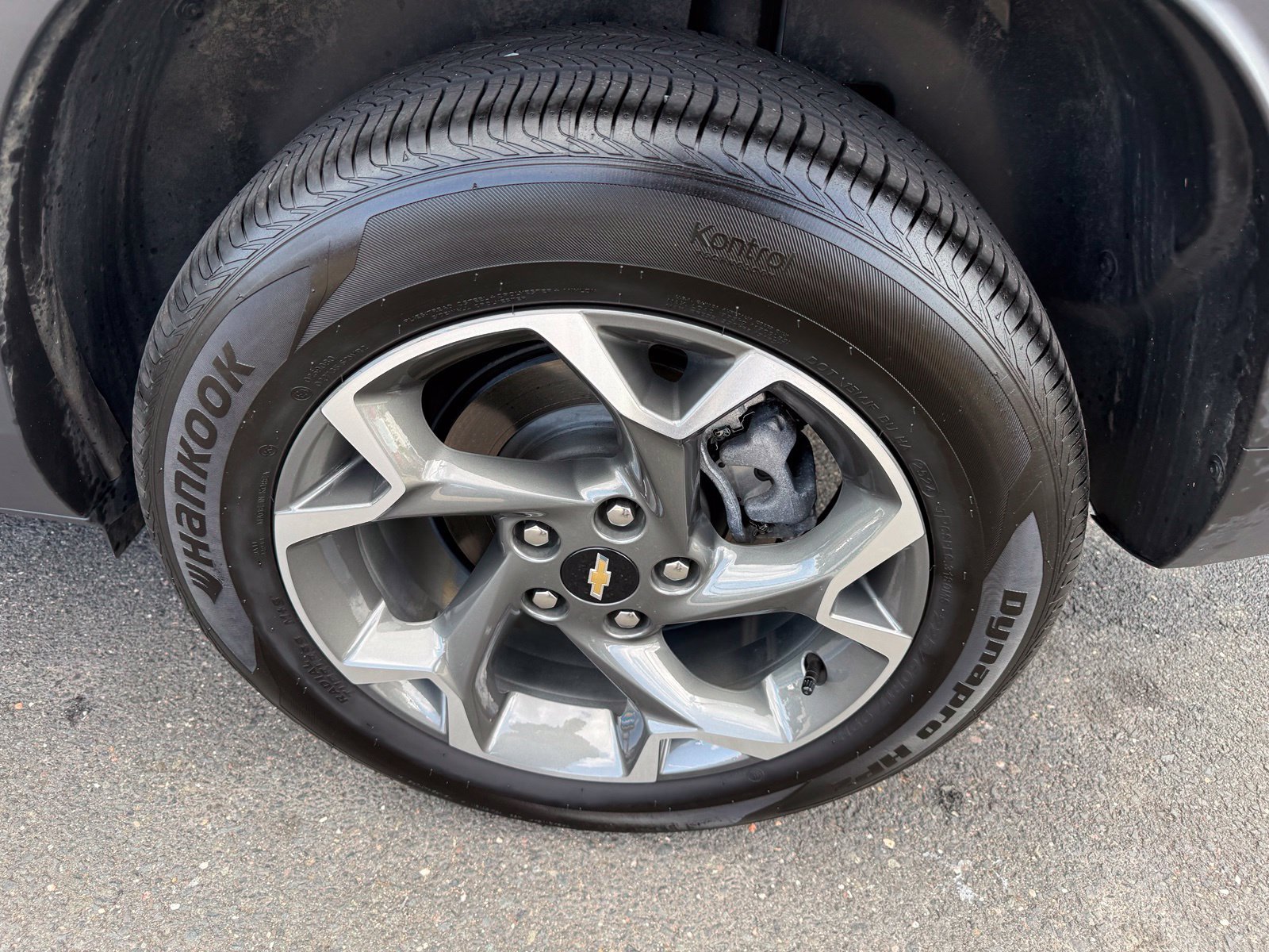 Used 2025 Chevrolet Trax LT FWD image 13