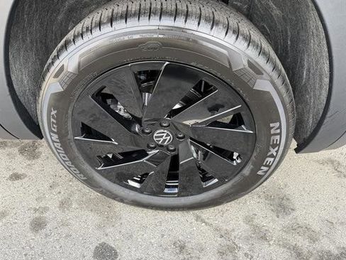 New 2026 Volkswagen Atlas SE image 12