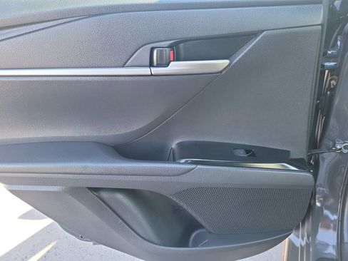Used 2025 Toyota Camry SE image 15