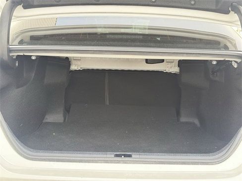 Used 2020 Toyota Camry XLE image 32