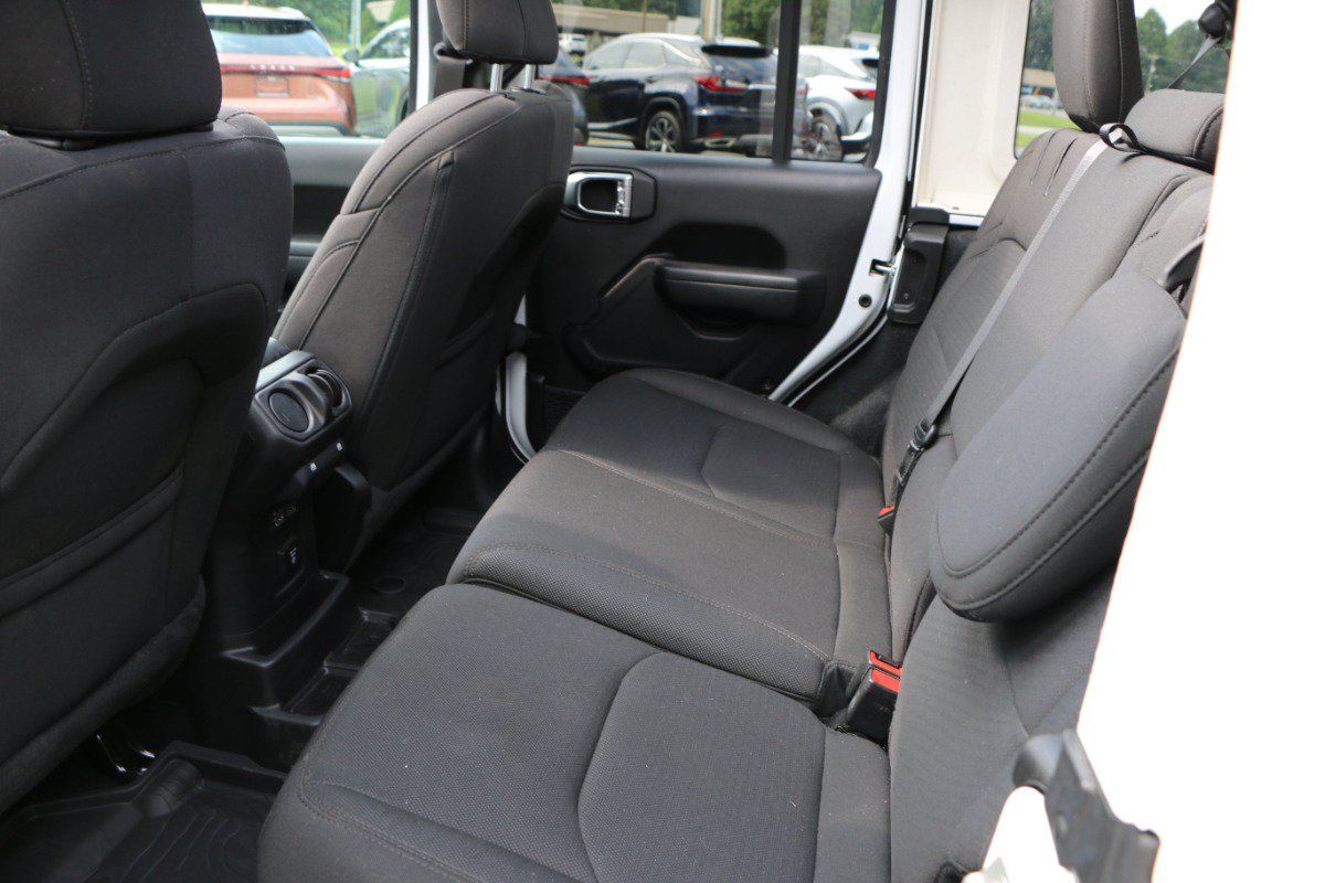 Used 2023 Jeep Wrangler Unlimited w/ Sun & Screen Package AWD/4WD image 25