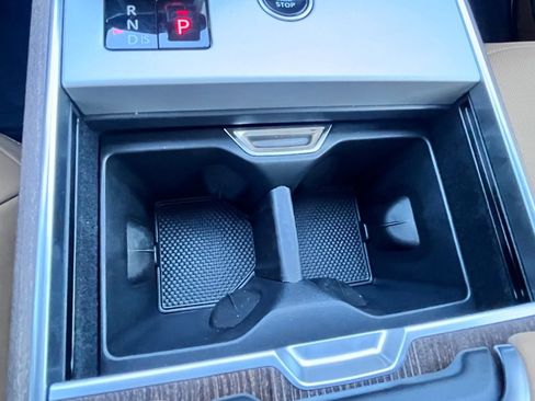 Used 2025 Land Rover Range Rover Long Wheelbase Autobiography image 37