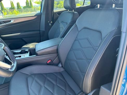 Used 2025 Volkswagen Atlas Cross Sport SE FWD image 35