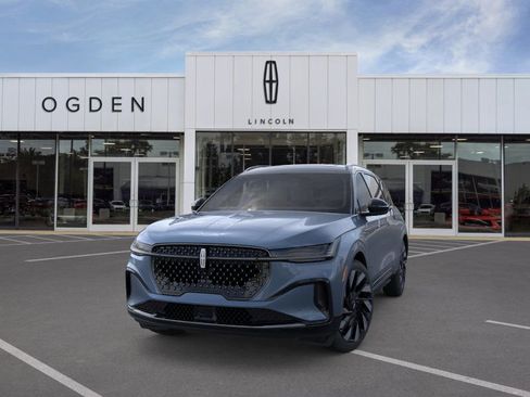 New 2026 Lincoln Nautilus Reserve w/ Jet Appearance Package image 2