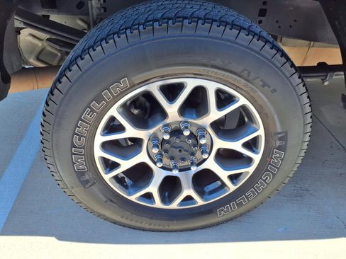 Used 2021 Ford F250 Lariat w/ Lariat Value Package AWD/4WD image 5