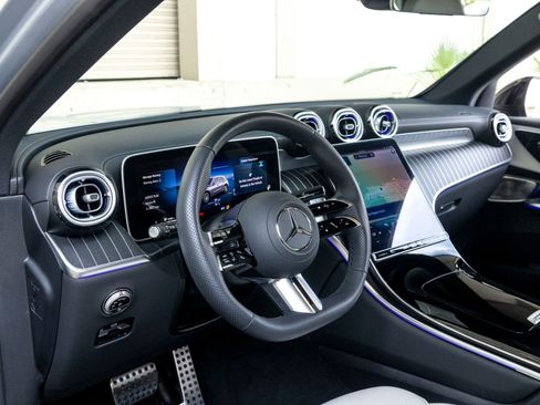 Used 2026 Mercedes-Benz GLC 300 image 16