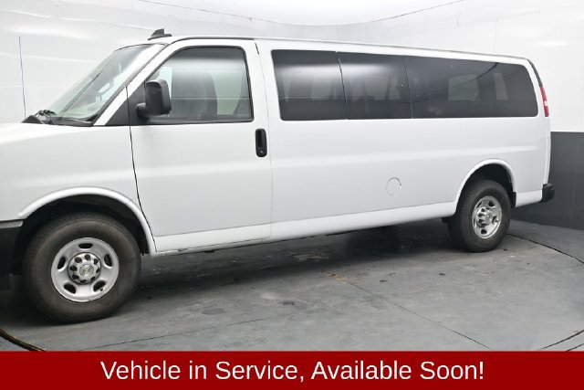 Used 2024 Chevrolet Express 3500 LS RWD image 3