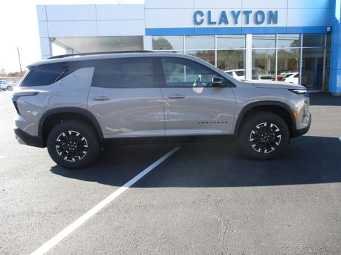 New 2026 Chevrolet Traverse Z71 image 2