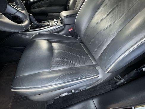 Used 2019 INFINITI QX60 Luxe w/ Essential Package image 17