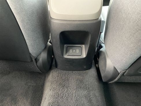 Used 2025 Hyundai Elantra Limited image 24