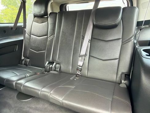 Used 2016 Cadillac Escalade ESV Luxury AWD/4WD image 8