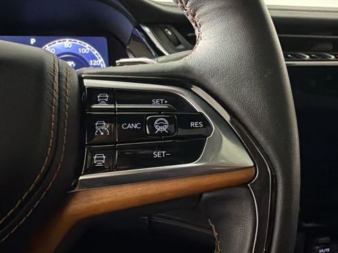 Used 2024 Jeep Grand Cherokee Summit AWD/4WD image 26