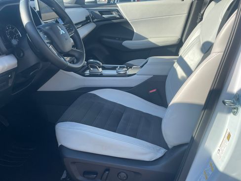 Used 2025 Mitsubishi Outlander SE AWD/4WD image 10