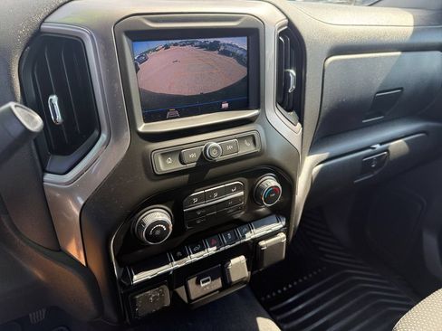 Used 2020 Chevrolet Silverado 1500 Custom w/ Custom Value Package AWD/4WD image 18