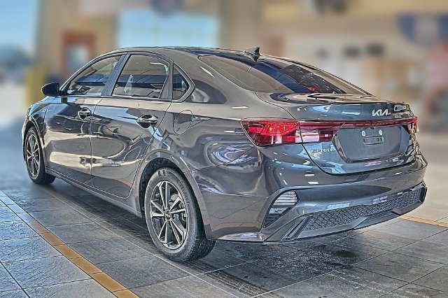 Used 2024 Kia Forte LXS FWD image 3