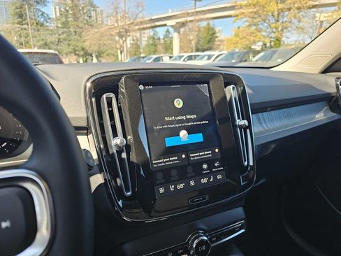 New 2026 Volvo XC40 B5 Core w/ Climate Package AWD/4WD image 25