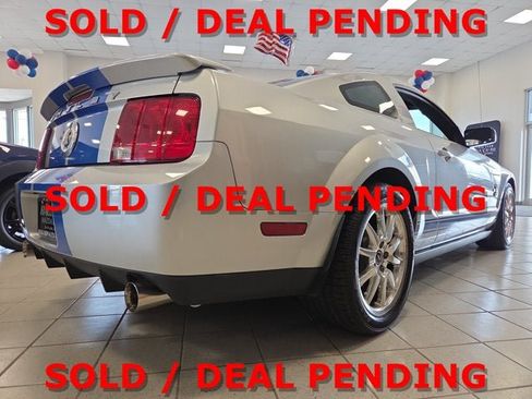 Used 2009 Ford Mustang Shelby GT500 RWD image 6
