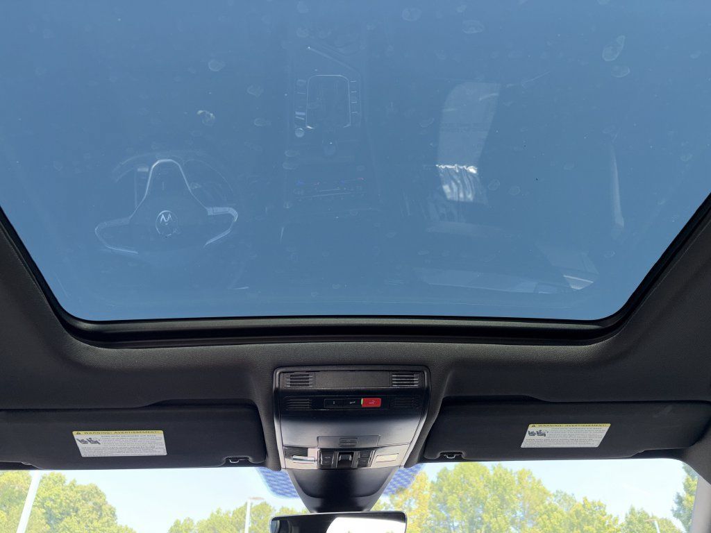 Used 2023 Volkswagen Tiguan SE R-Line FWD image 3